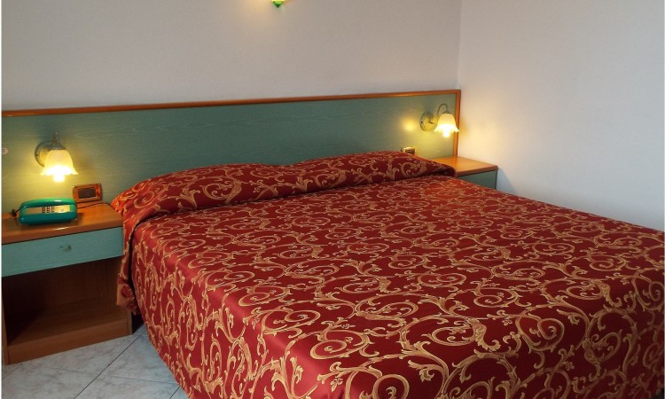 Mola Ideale - Hotel Ideale Varazze - Albergo Tre Stelle con Camere Vista Mare In Liguria - Room Mola Ideale